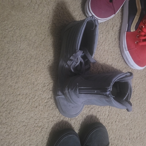 Vans - Picture 5 of 10